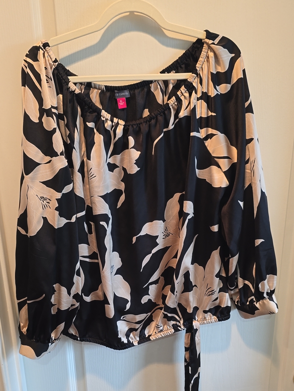 Vince Camuto Black and Cream Floral Off-Shoulder Blouse